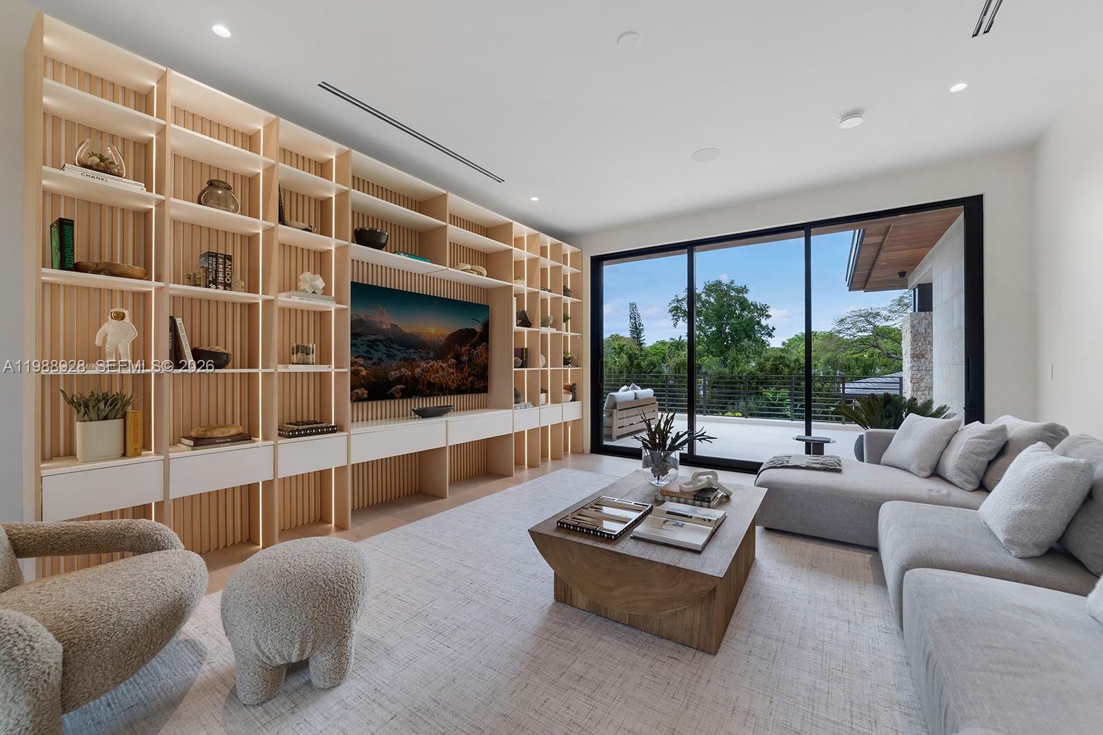 5545 SW 81st Ter Miami, FL 33143