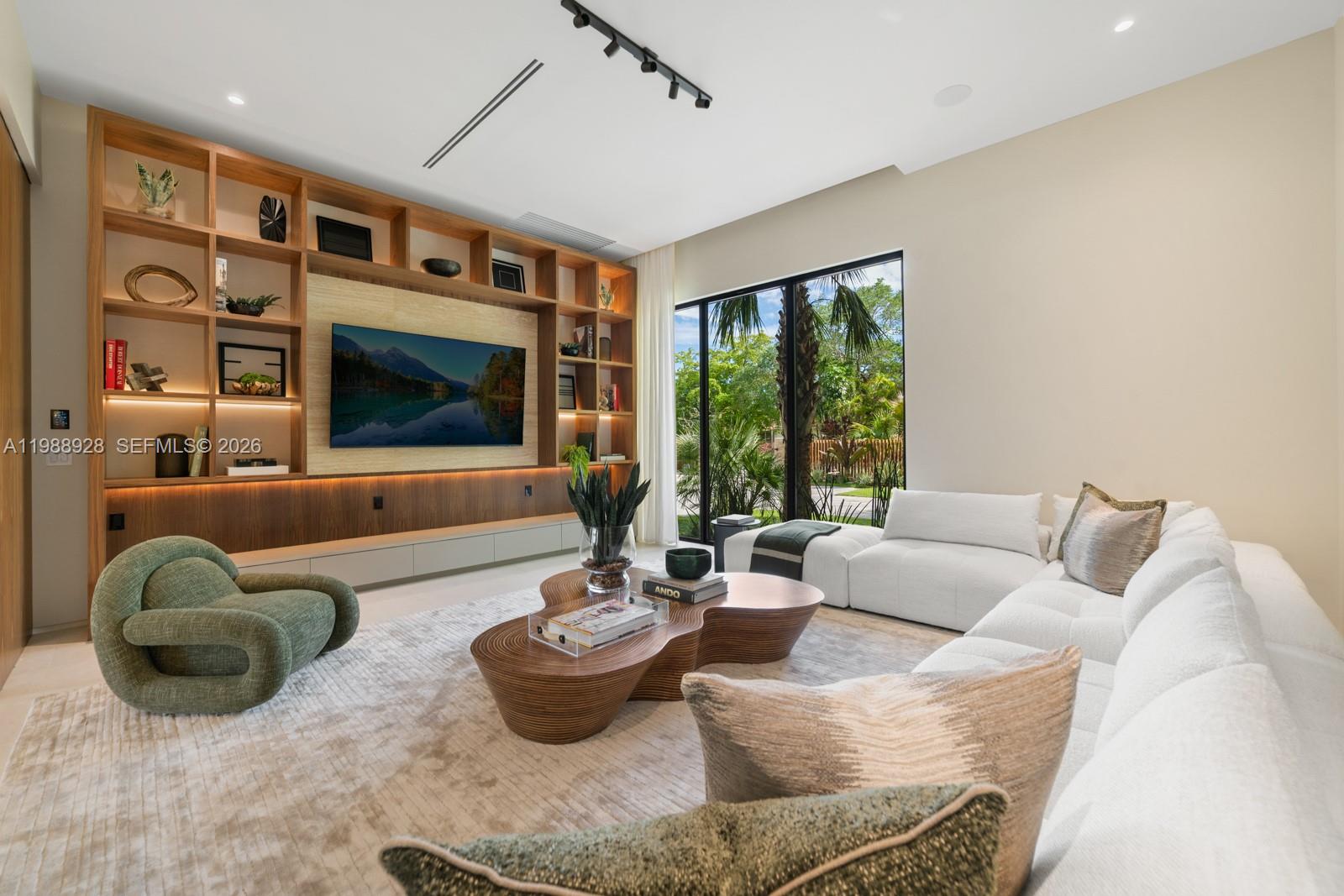 5545 SW 81st Ter Miami, FL 33143