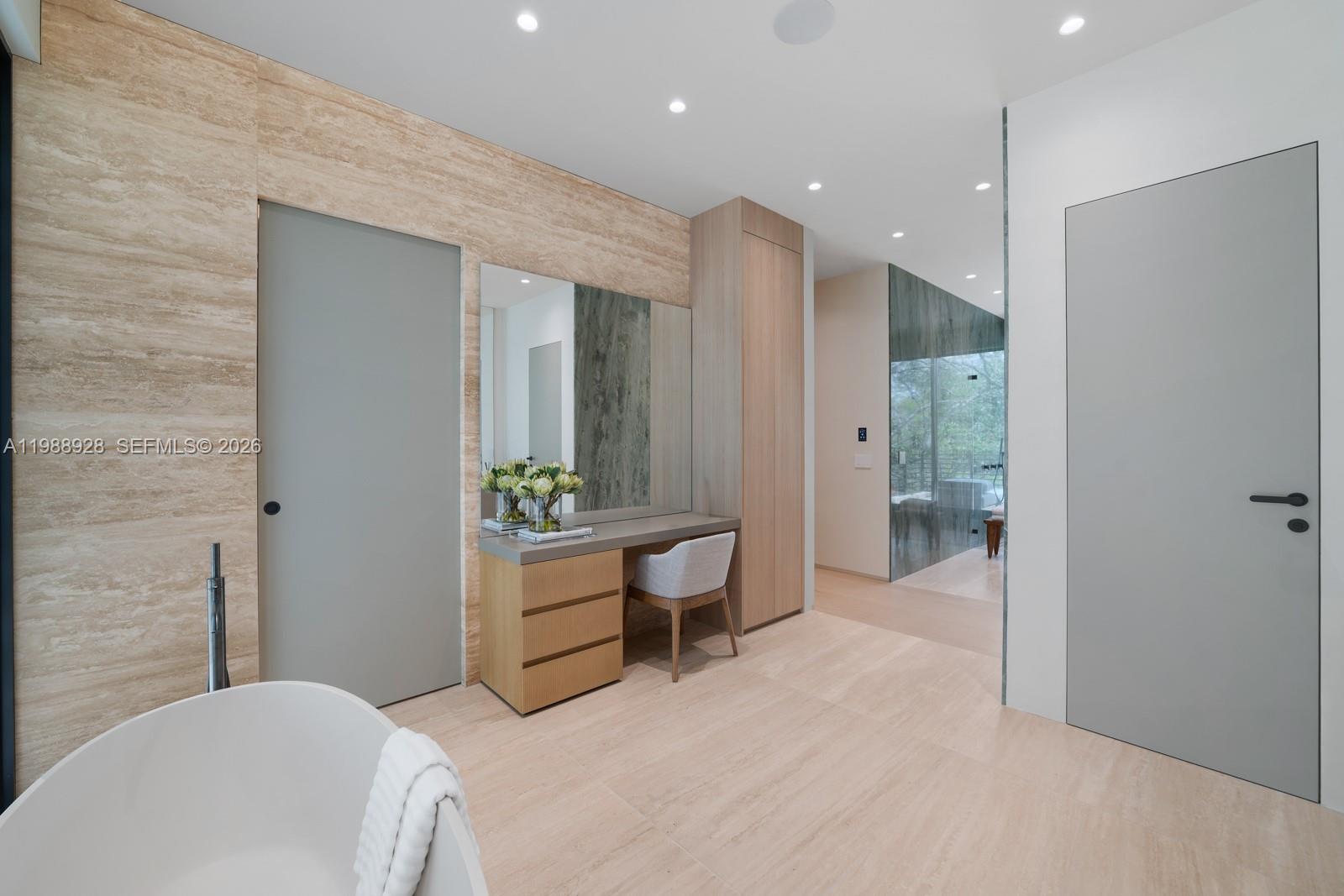 5545 SW 81st Ter Miami, FL 33143