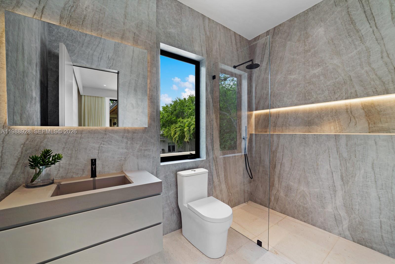 5545 SW 81st Ter Miami, FL 33143