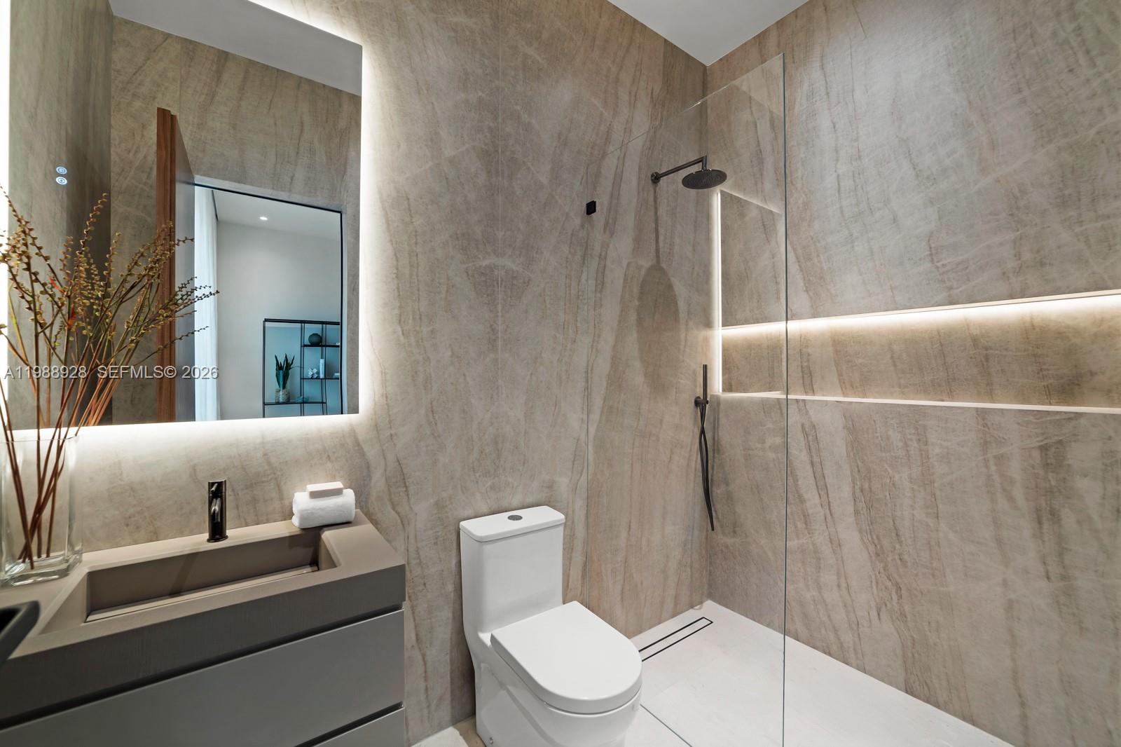 5545 SW 81st Ter Miami, FL 33143