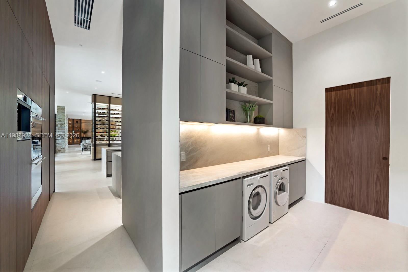 5545 SW 81st Ter Miami, FL 33143