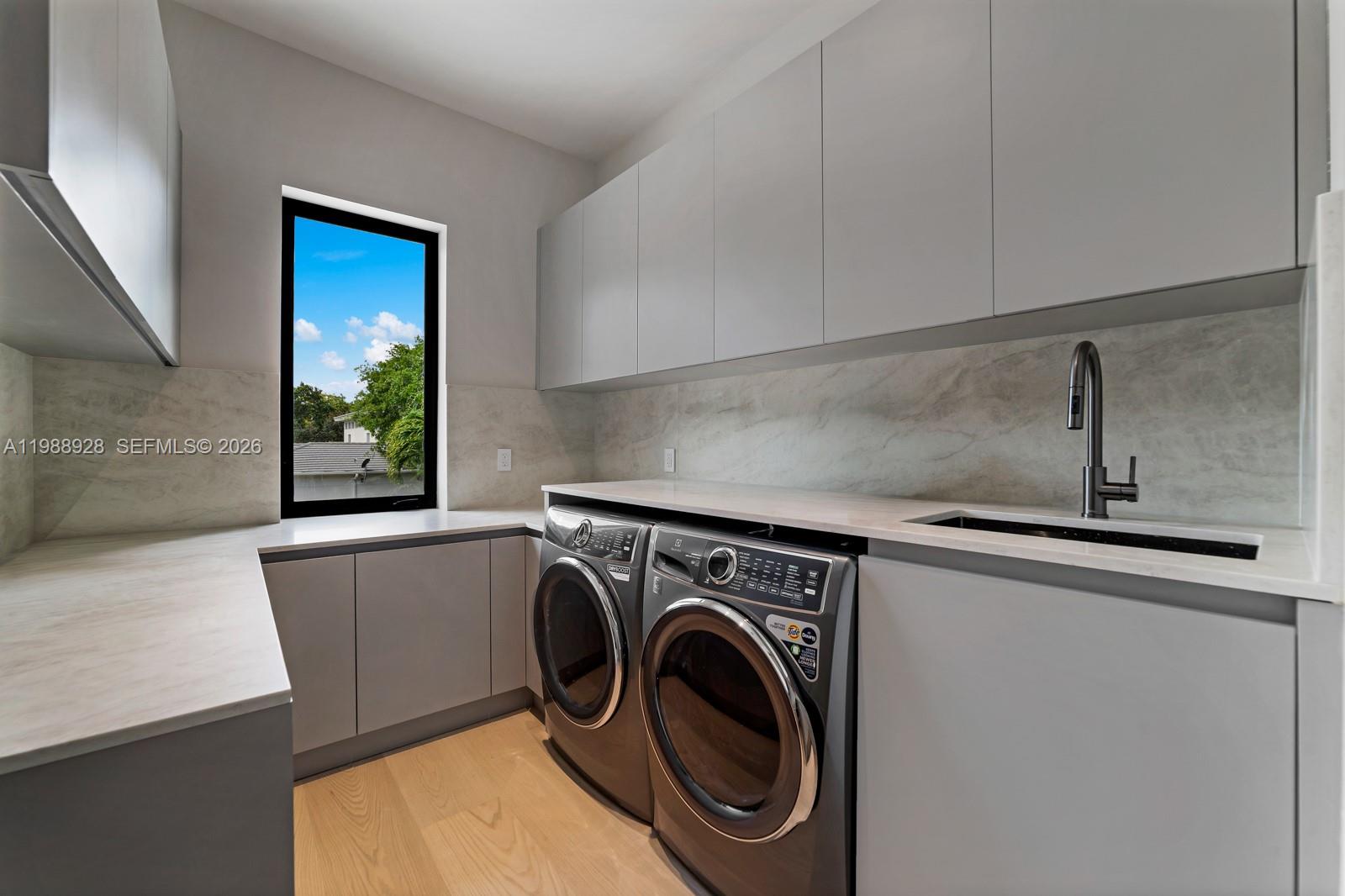 5545 SW 81st Ter Miami, FL 33143