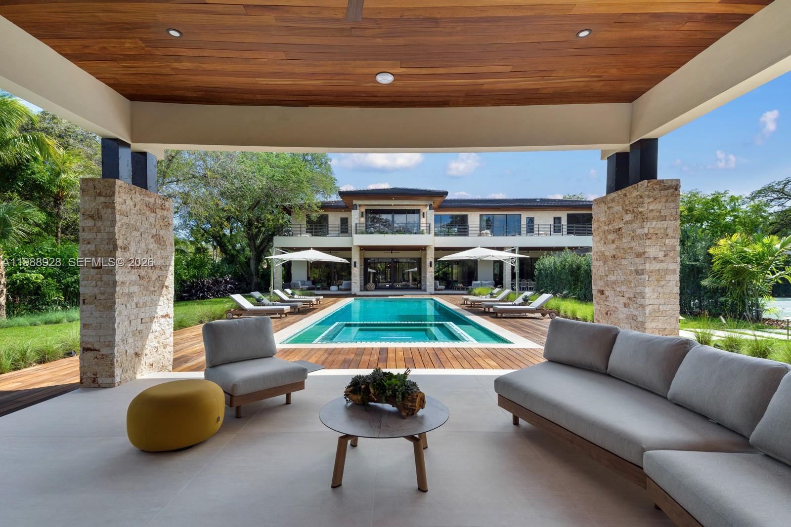 5545 SW 81st Ter Miami, FL 33143