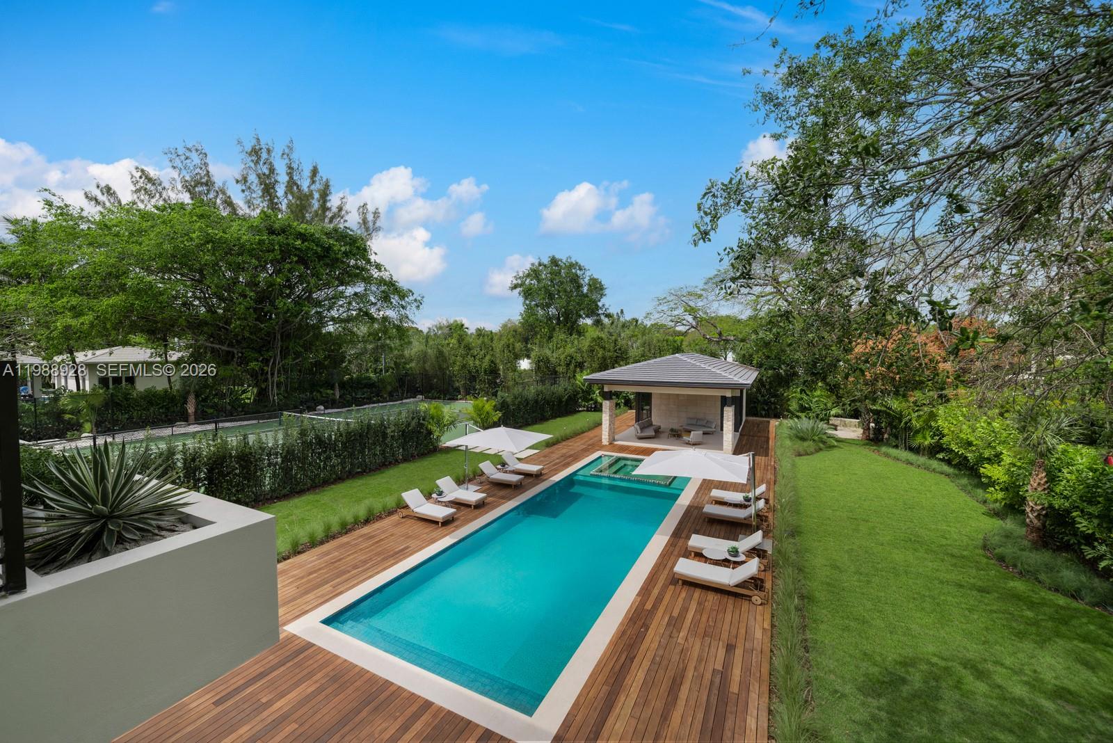 5545 SW 81st Ter Miami, FL 33143