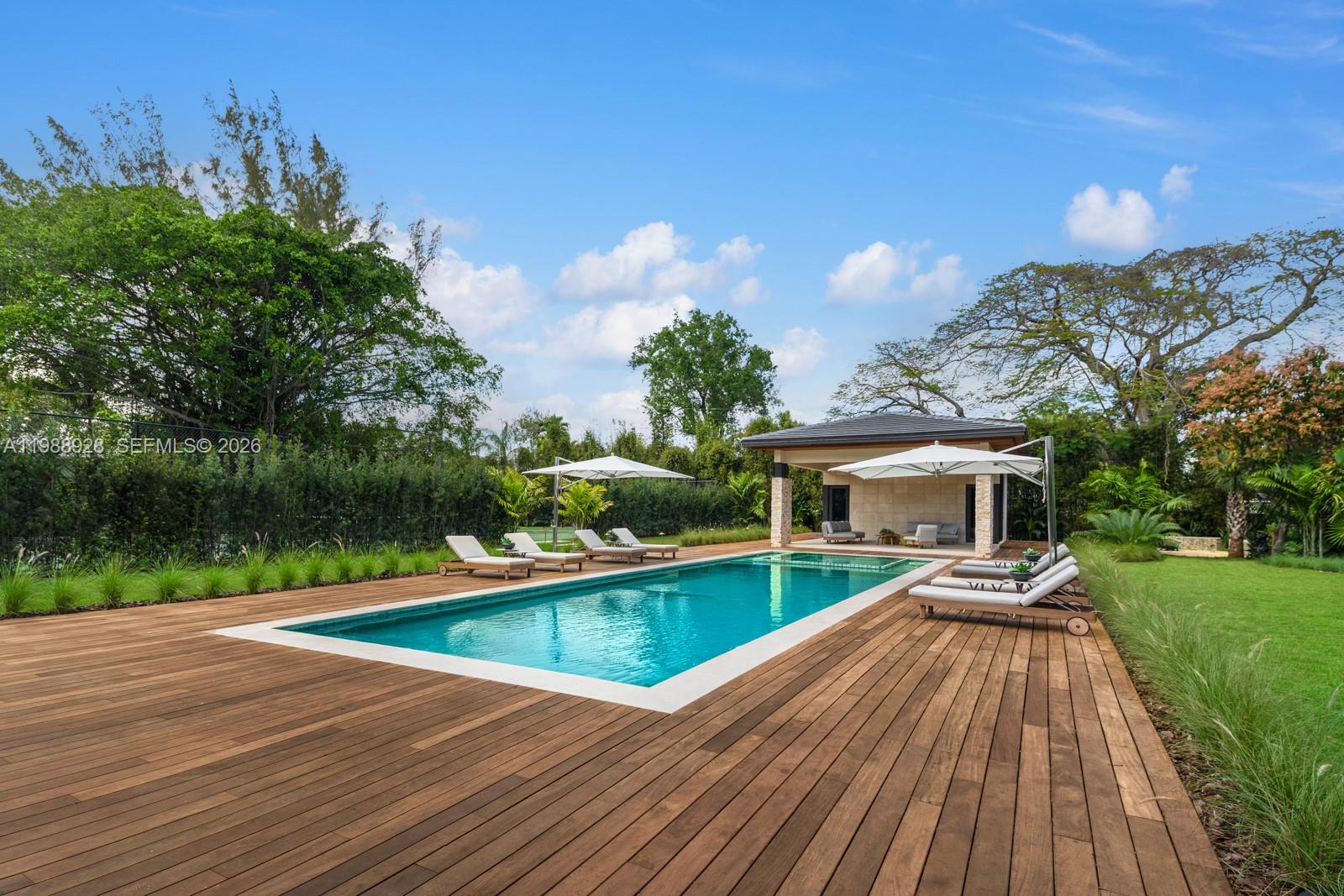 5545 SW 81st Ter Miami, FL 33143