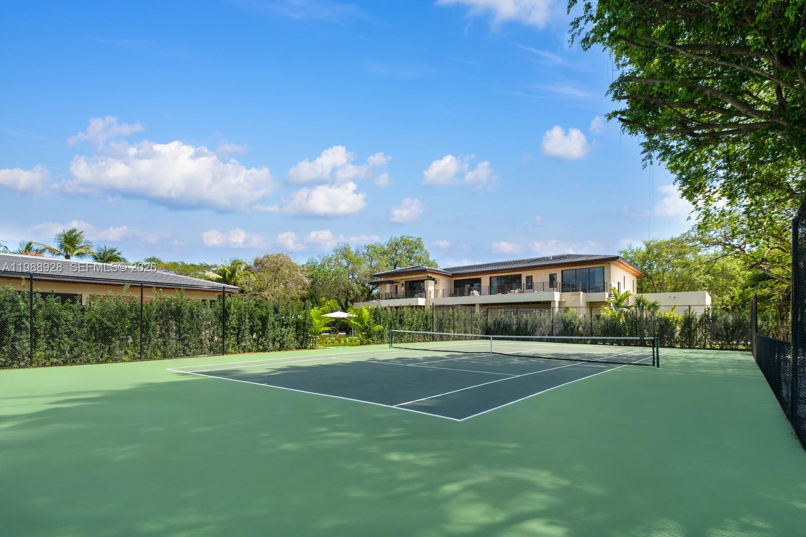 5545 SW 81st Ter Miami, FL 33143