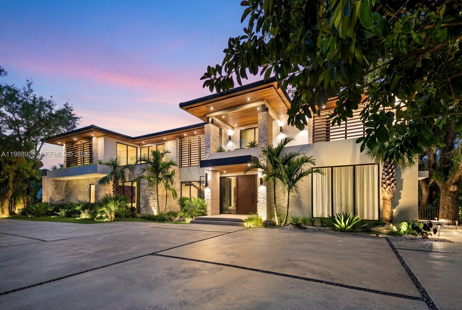 5545 SW 81st Ter Miami, FL 33143