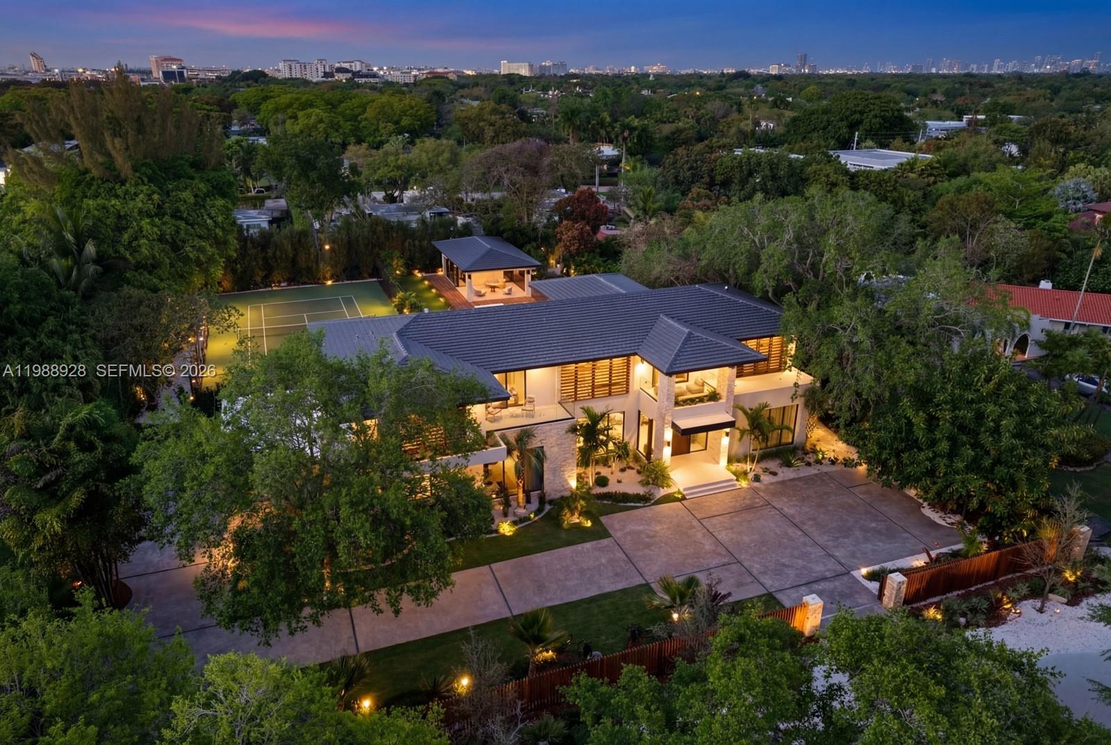 5545 SW 81st Ter Miami, FL 33143