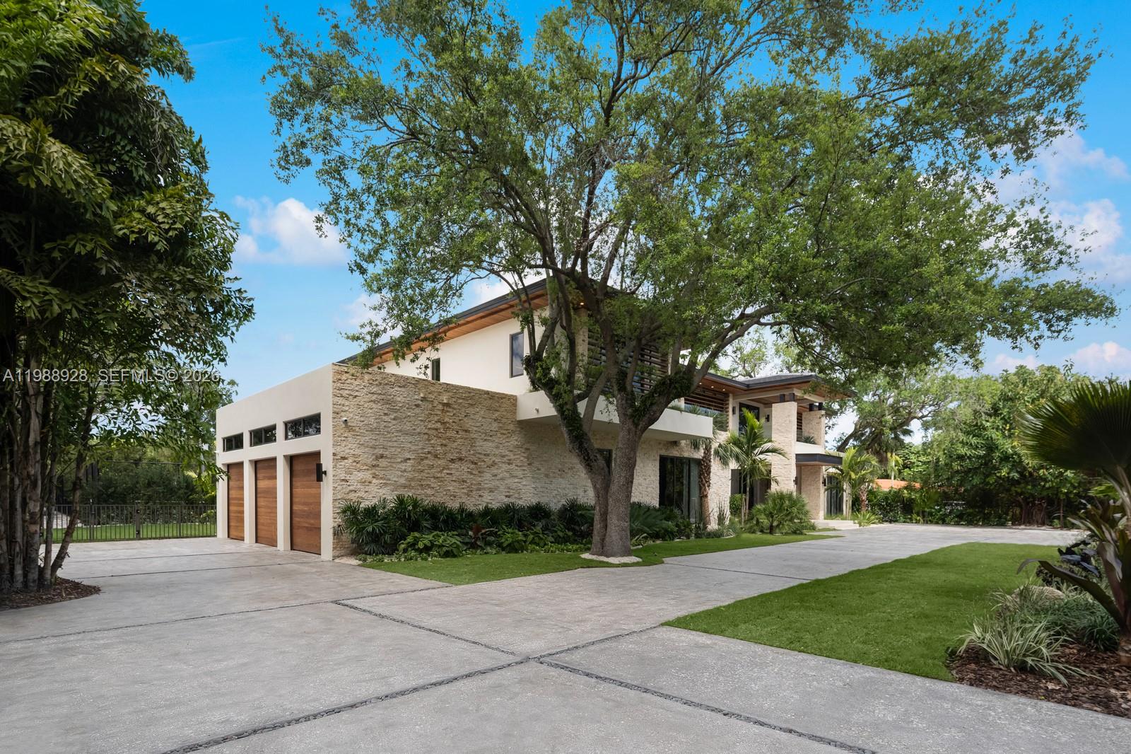 5545 SW 81st Ter Miami, FL 33143