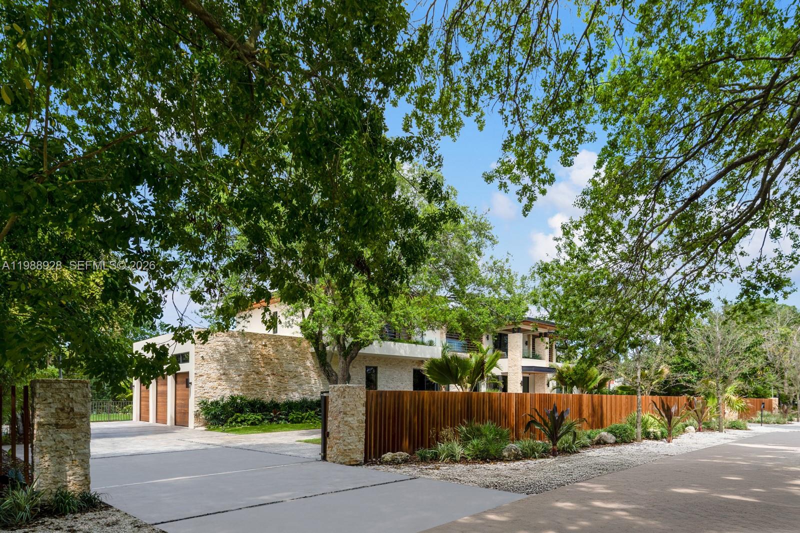 5545 SW 81st Ter Miami, FL 33143