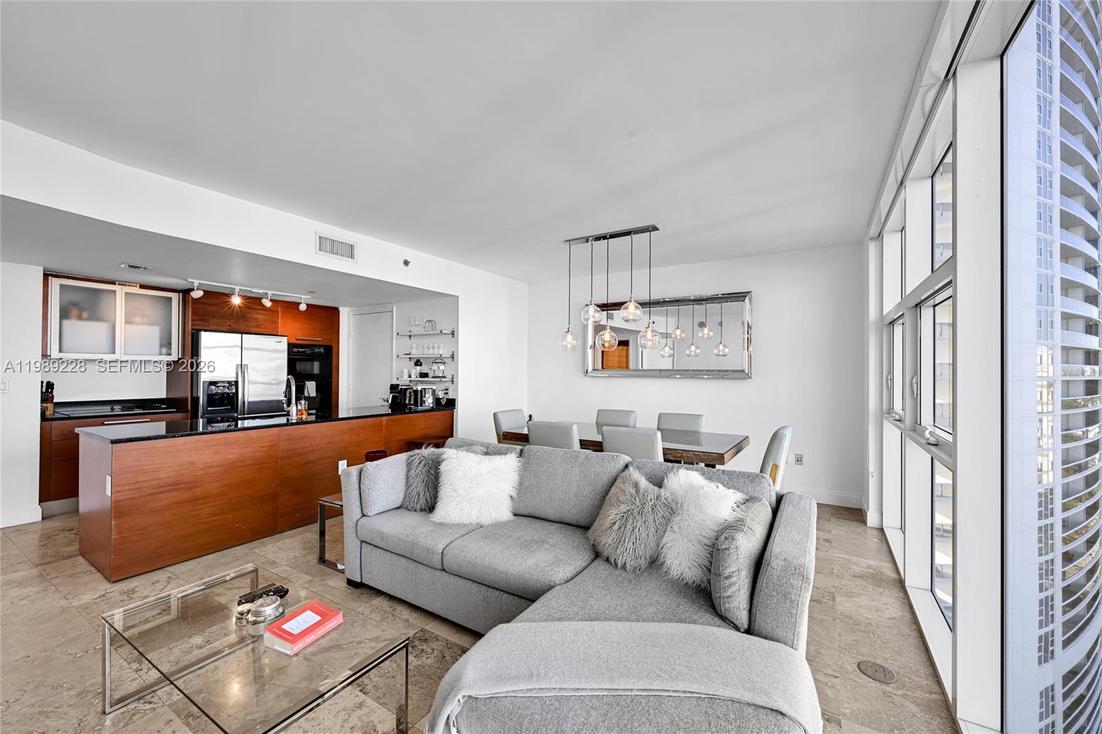 image Beach Club 211