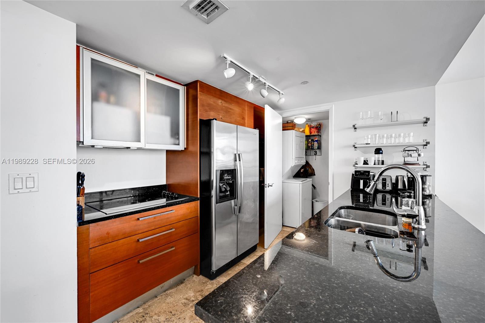 image Beach Club 213