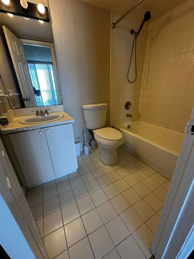 2903 N Miami Bch Blvd #805 North Miami Beach, FL 33160