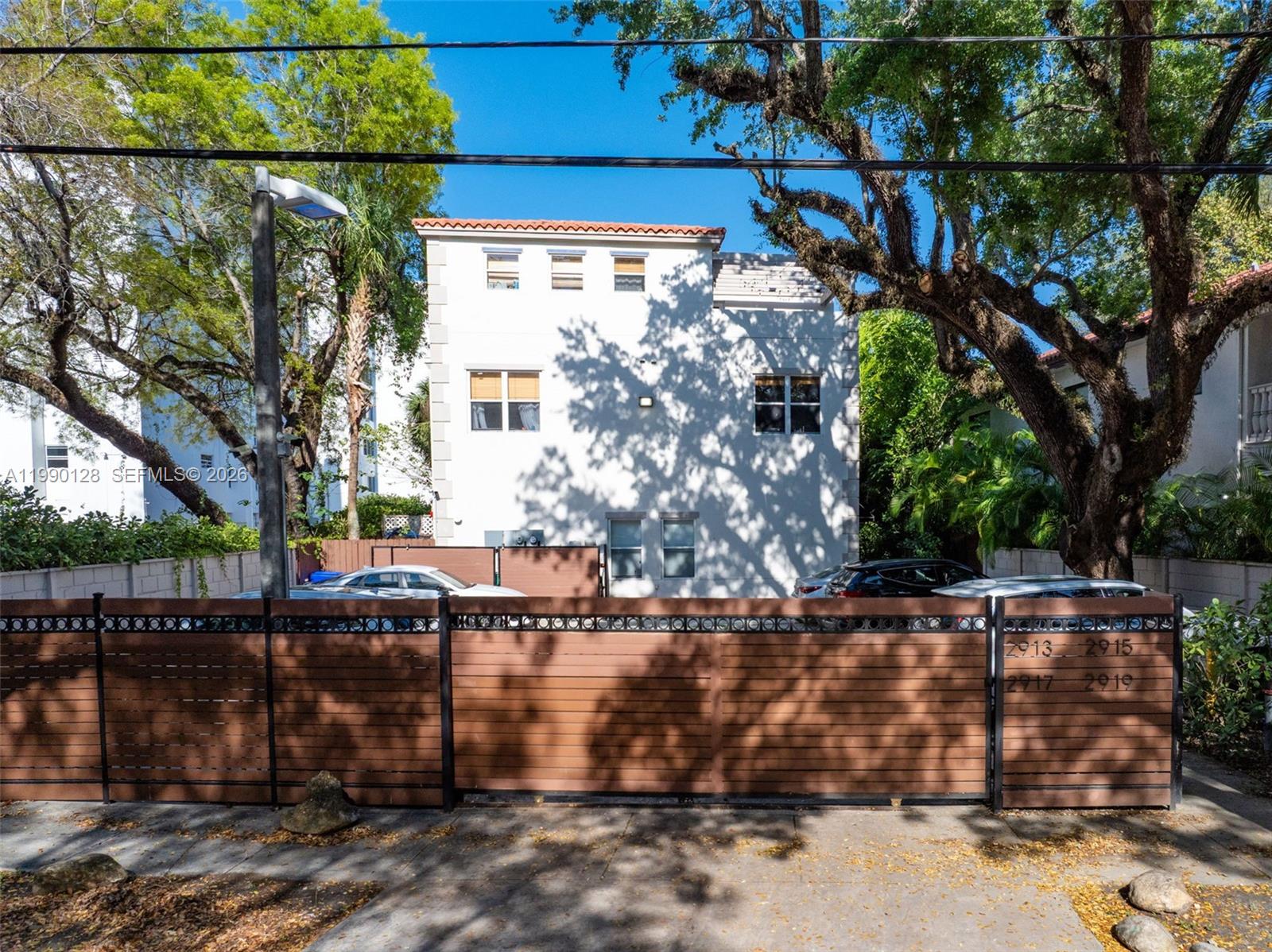 2917 SW 30th Ct #2917 Miami, FL 33133