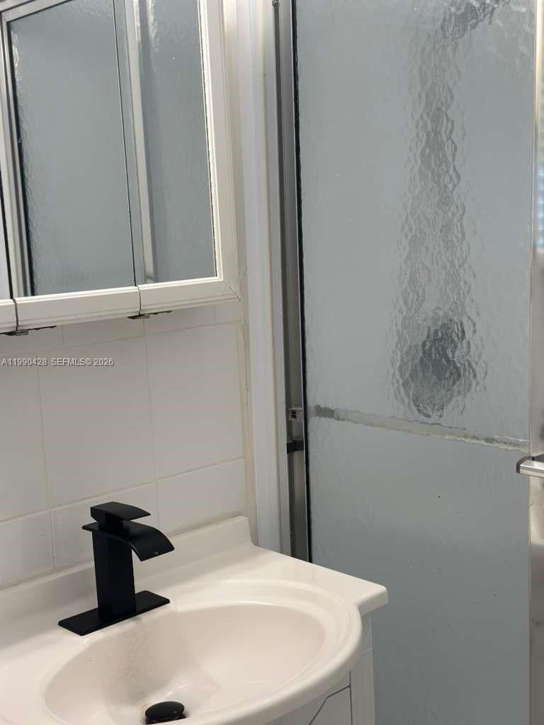 2458 Plunkett St Hollywood, FL 33020