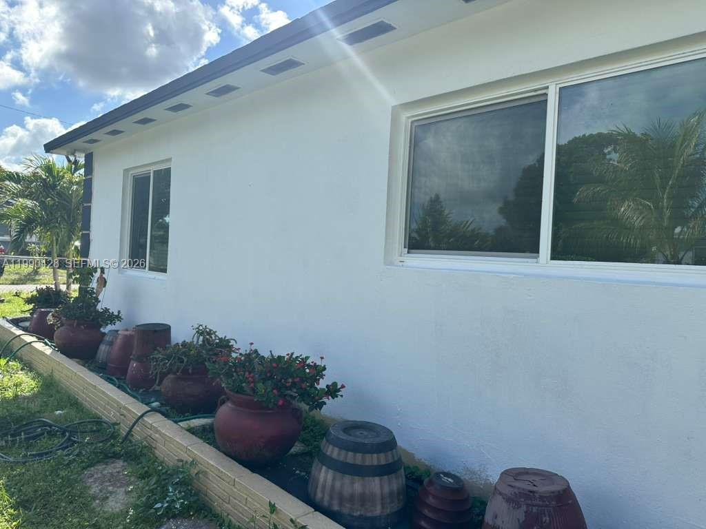 2458 Plunkett St Hollywood, FL 33020