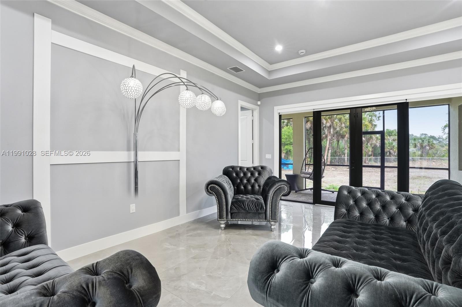 3043 18th Naples, FL 34120