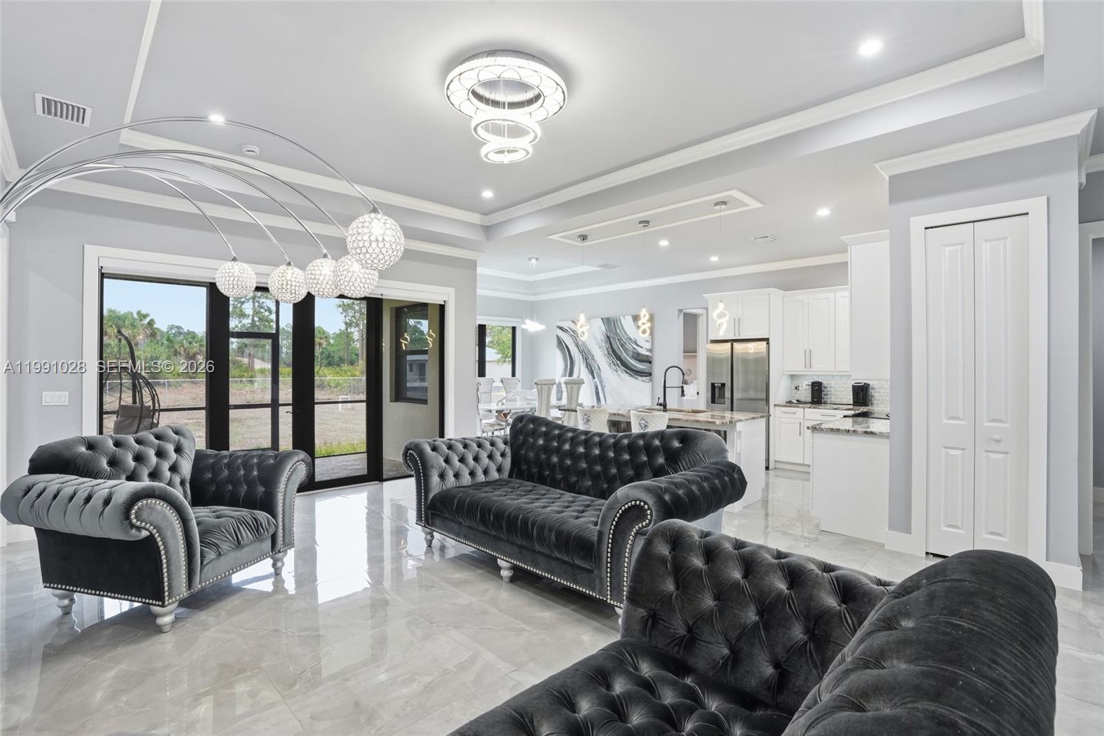 3043 18th Naples, FL 34120