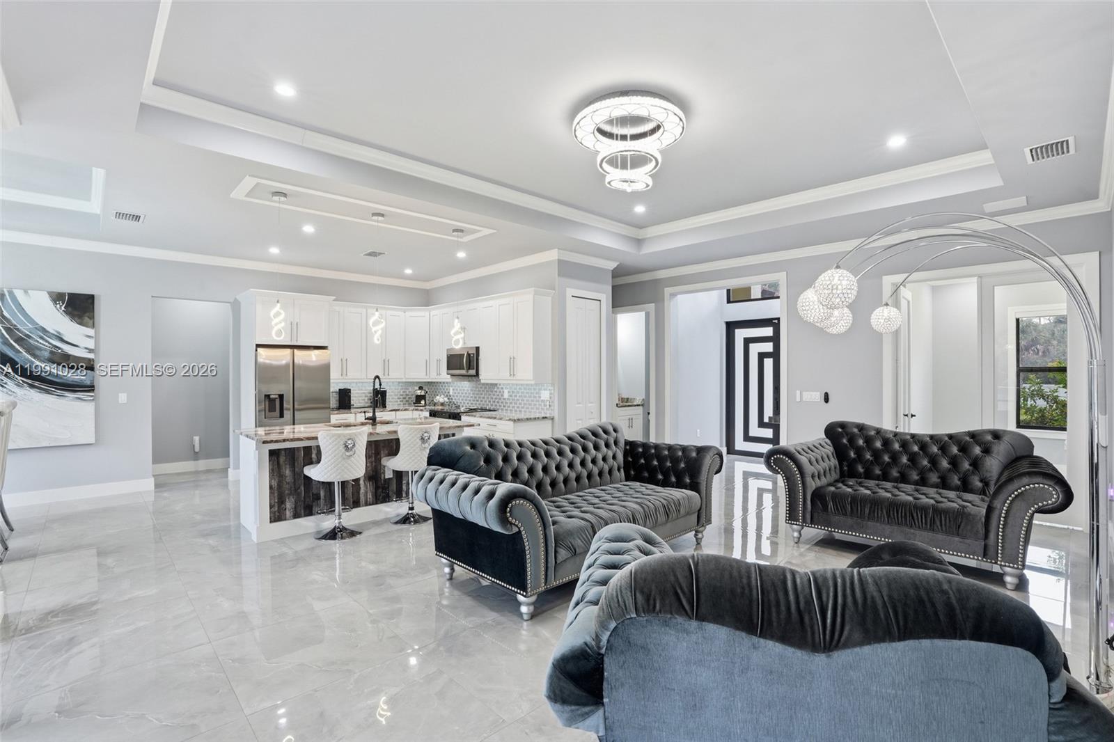 3043 18th Naples, FL 34120