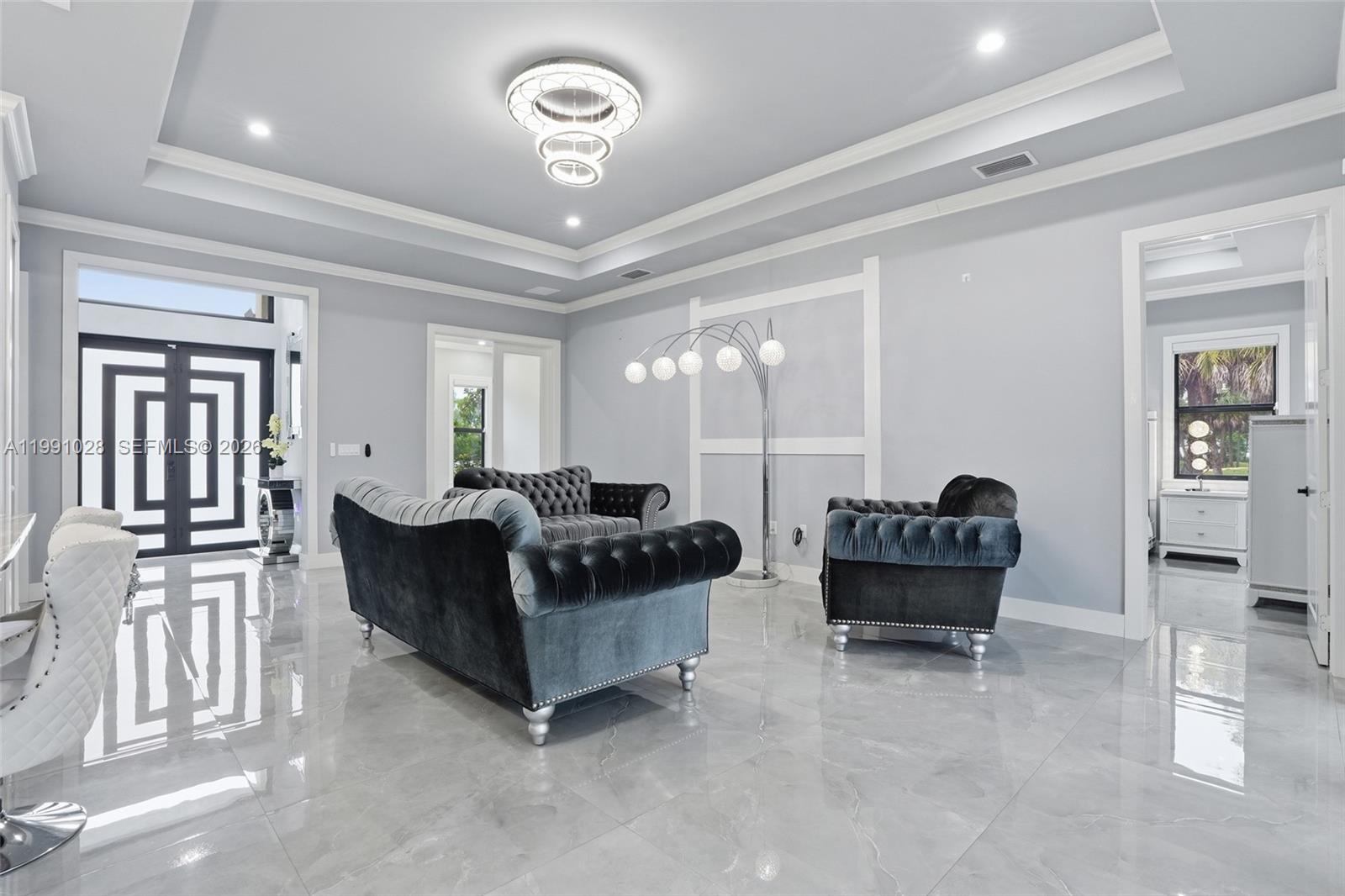 3043 18th Naples, FL 34120