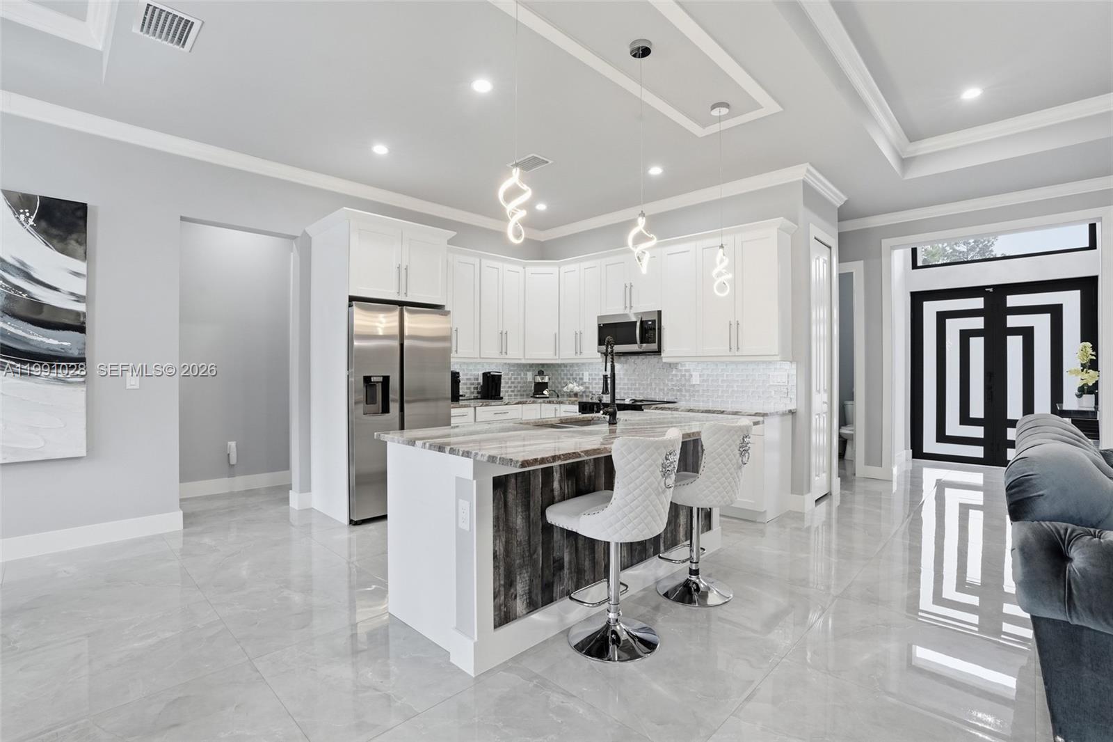 3043 18th Naples, FL 34120