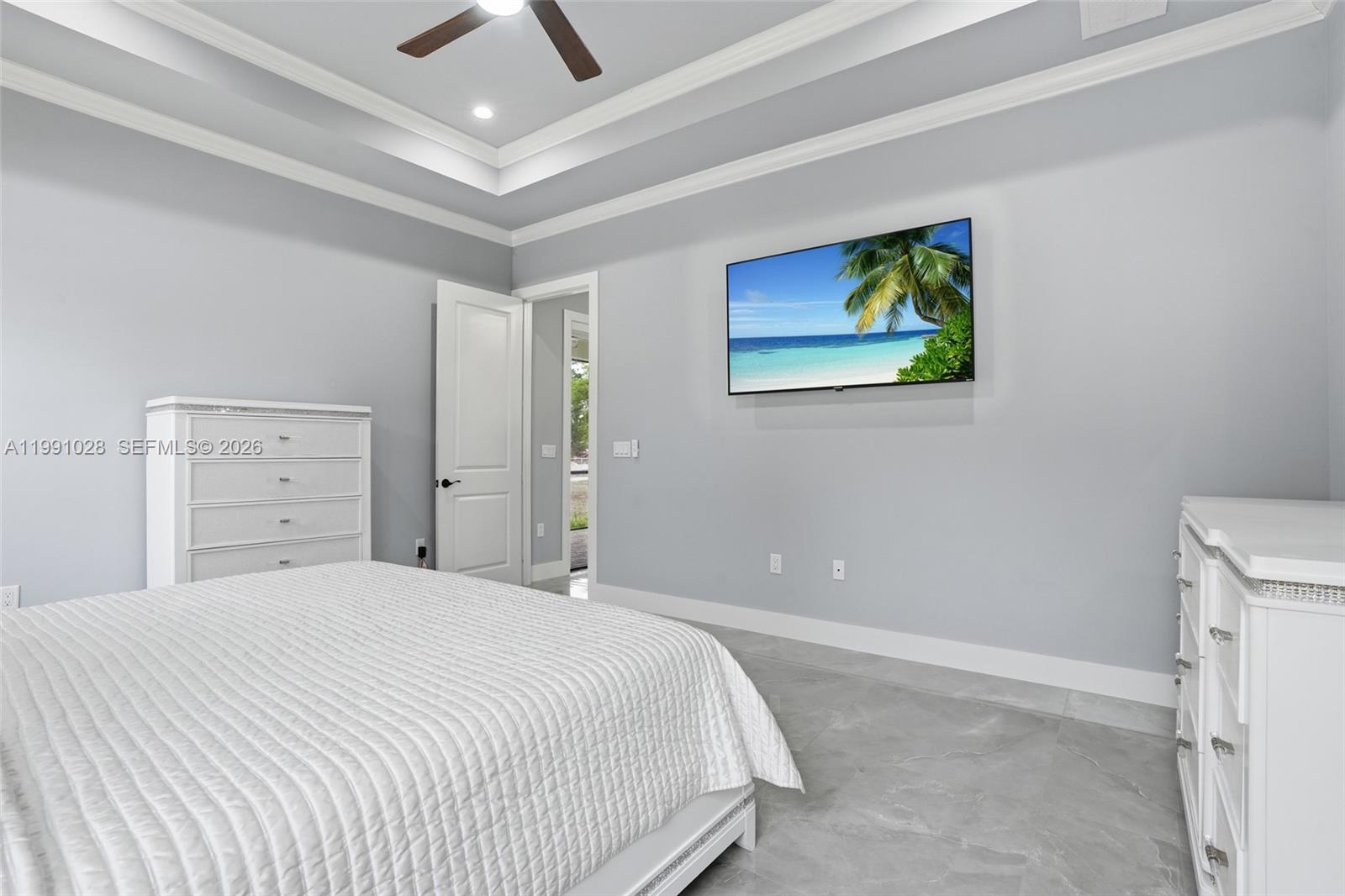 3043 18th Naples, FL 34120