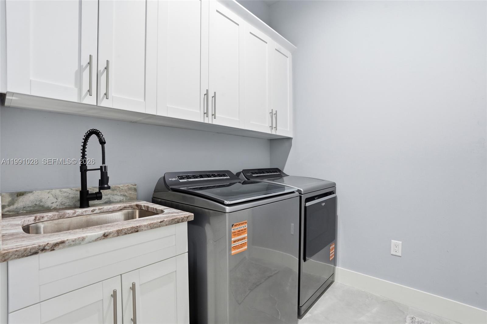 3043 18th Naples, FL 34120