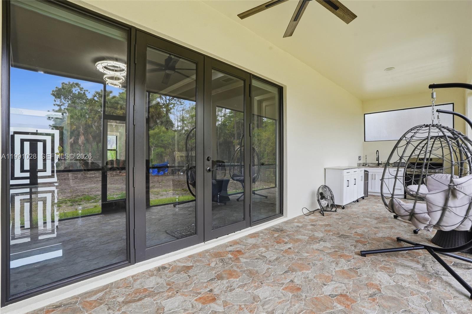 3043 18th Naples, FL 34120