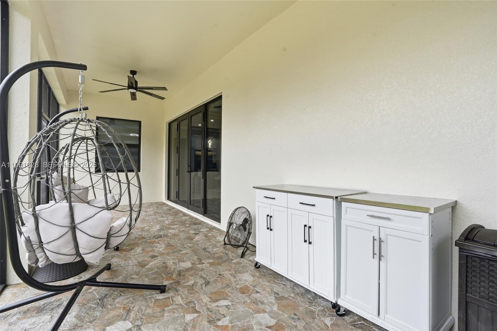 3043 18th Naples, FL 34120