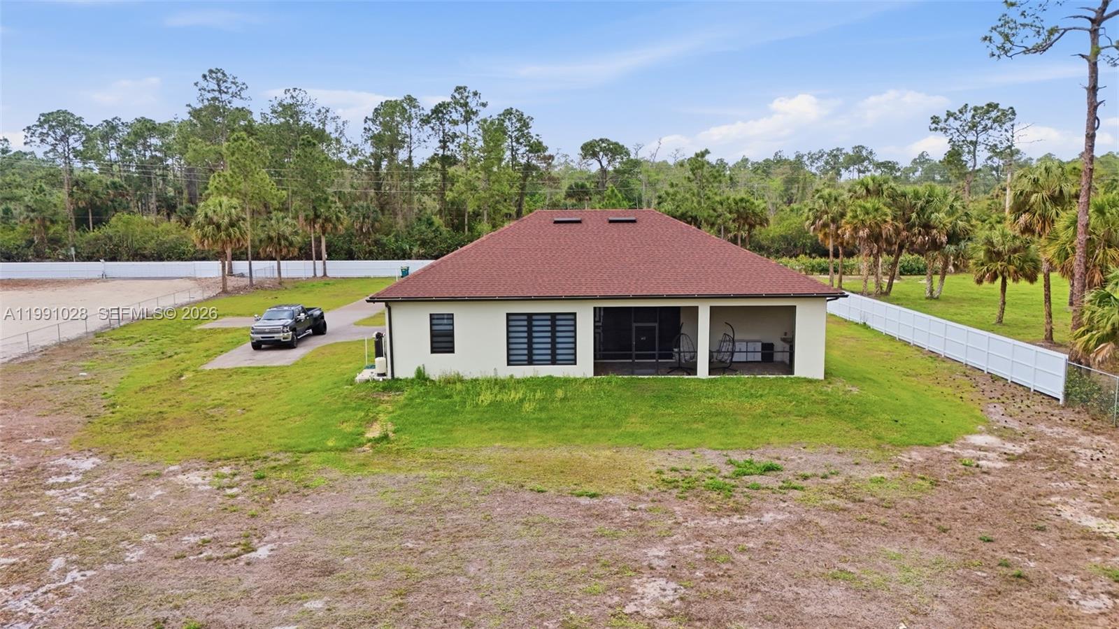 3043 18th Naples, FL 34120