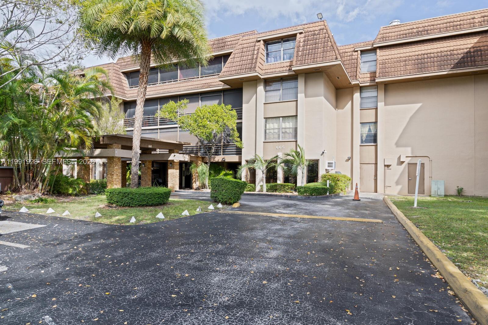 665 NE 195th St #222