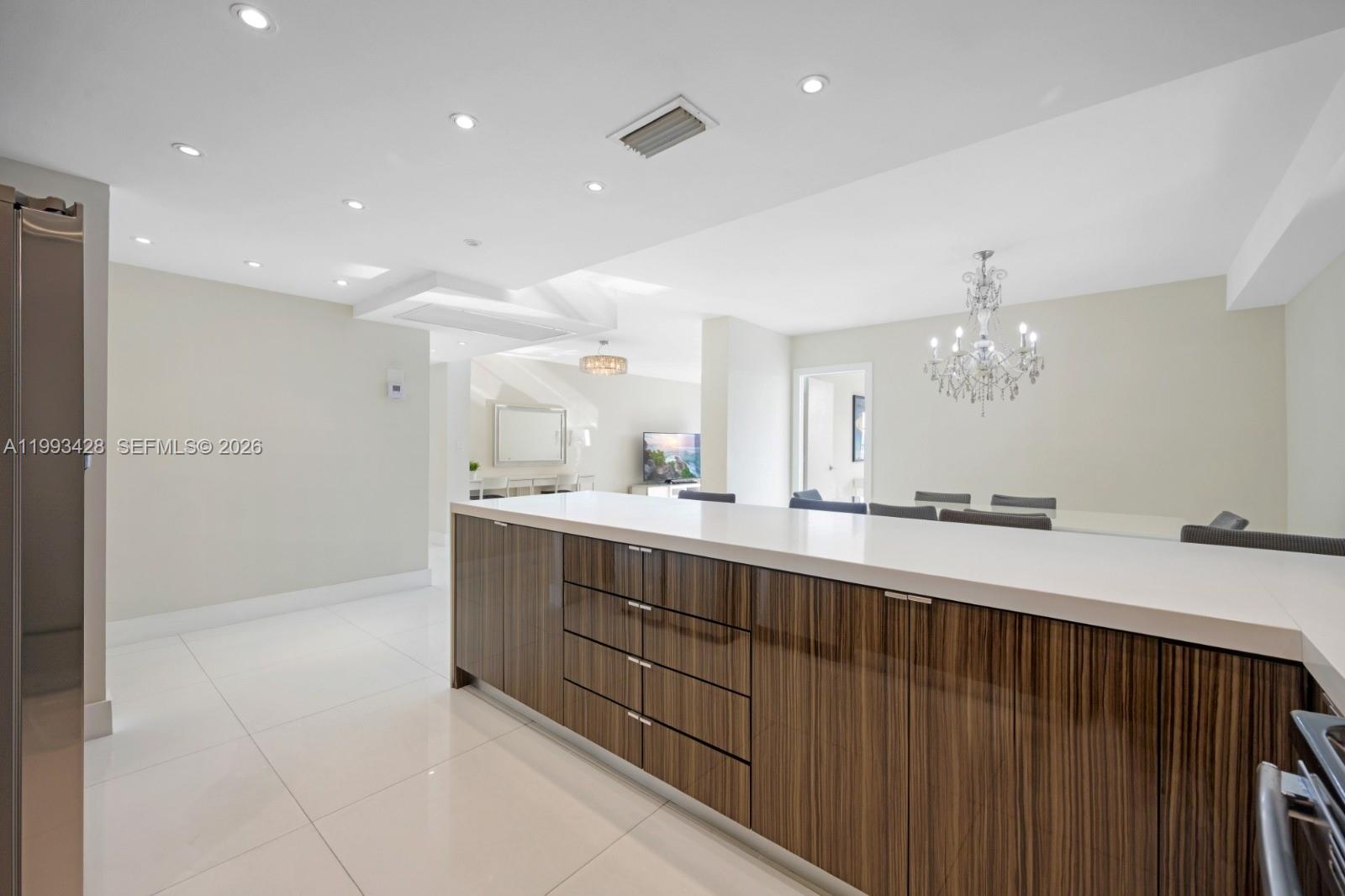 19370 Collins Ave #916 Sunny Isles Beach, FL 33160