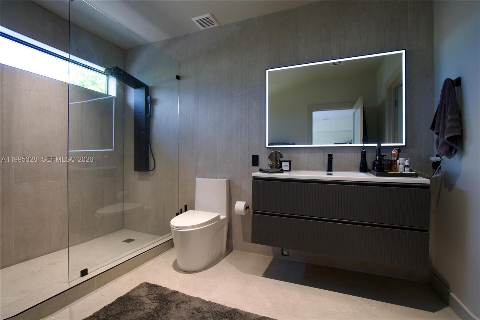 2155 SW 25th Ter Miami, FL 33133