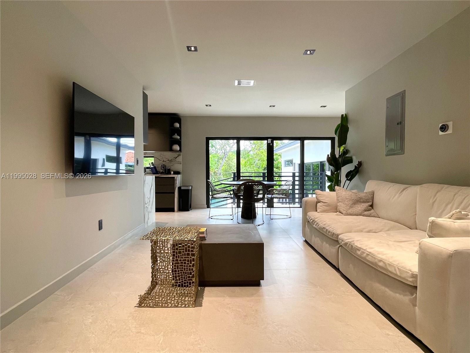 2155 SW 25th Ter Miami, FL 33133