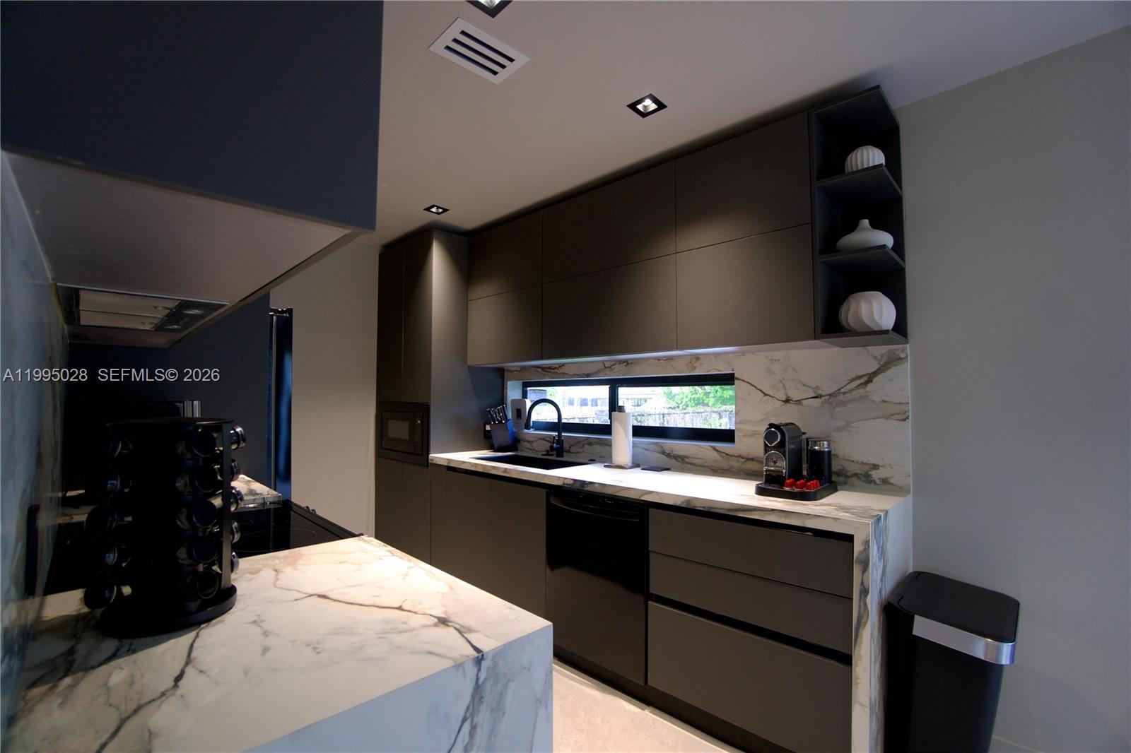 2155 SW 25th Ter Miami, FL 33133