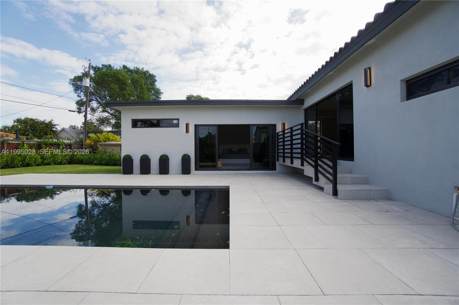 2155 SW 25th Ter Miami, FL 33133