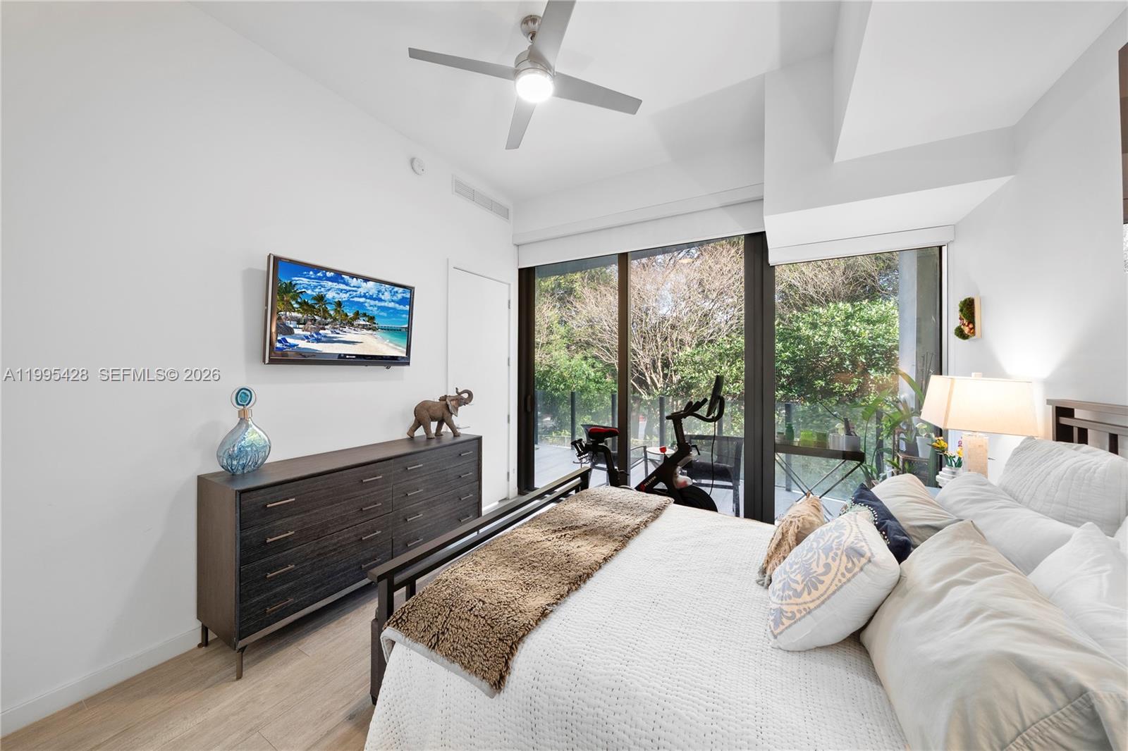 2831 S Bayshore Dr #406 Miami, FL 33133