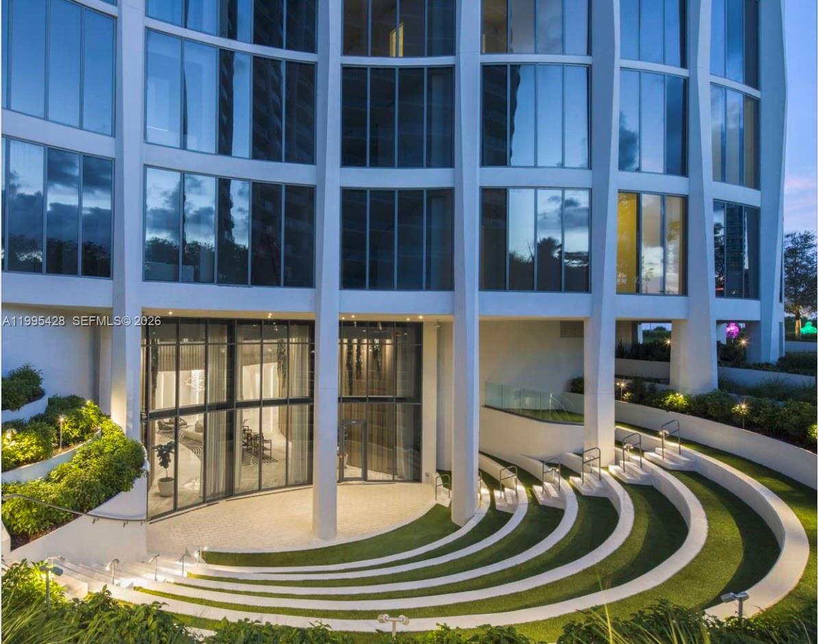 2831 S Bayshore Dr #406 Miami, FL 33133