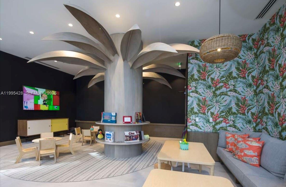 2831 S Bayshore Dr #406 Miami, FL 33133