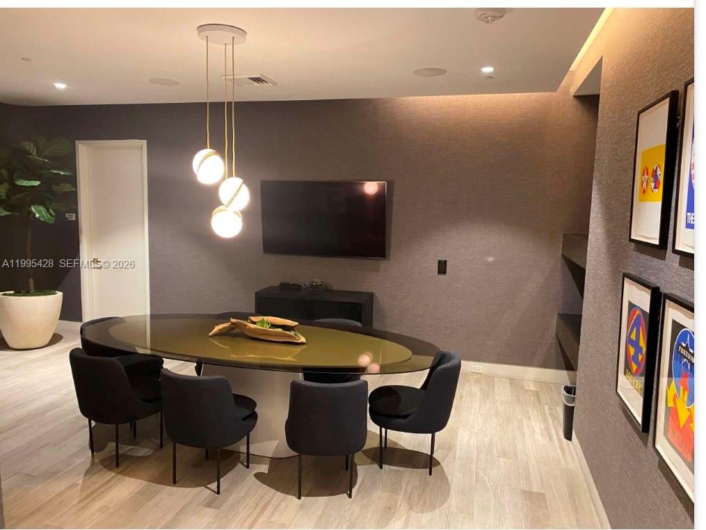 2831 S Bayshore Dr #406 Miami, FL 33133