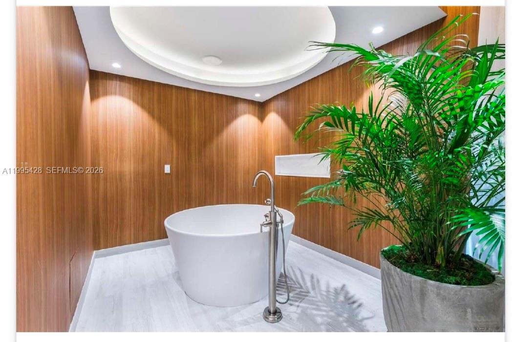 2831 S Bayshore Dr #406 Miami, FL 33133