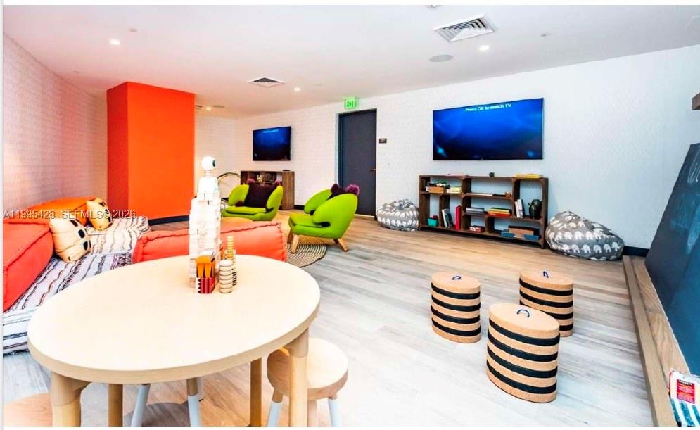 2831 S Bayshore Dr #406 Miami, FL 33133