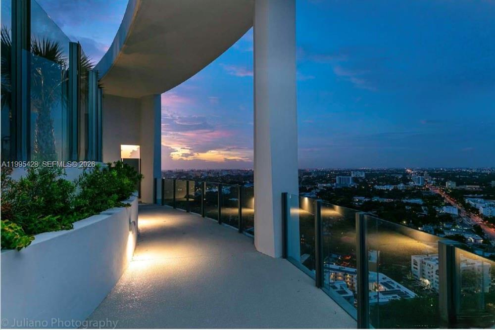 2831 S Bayshore Dr #406 Miami, FL 33133