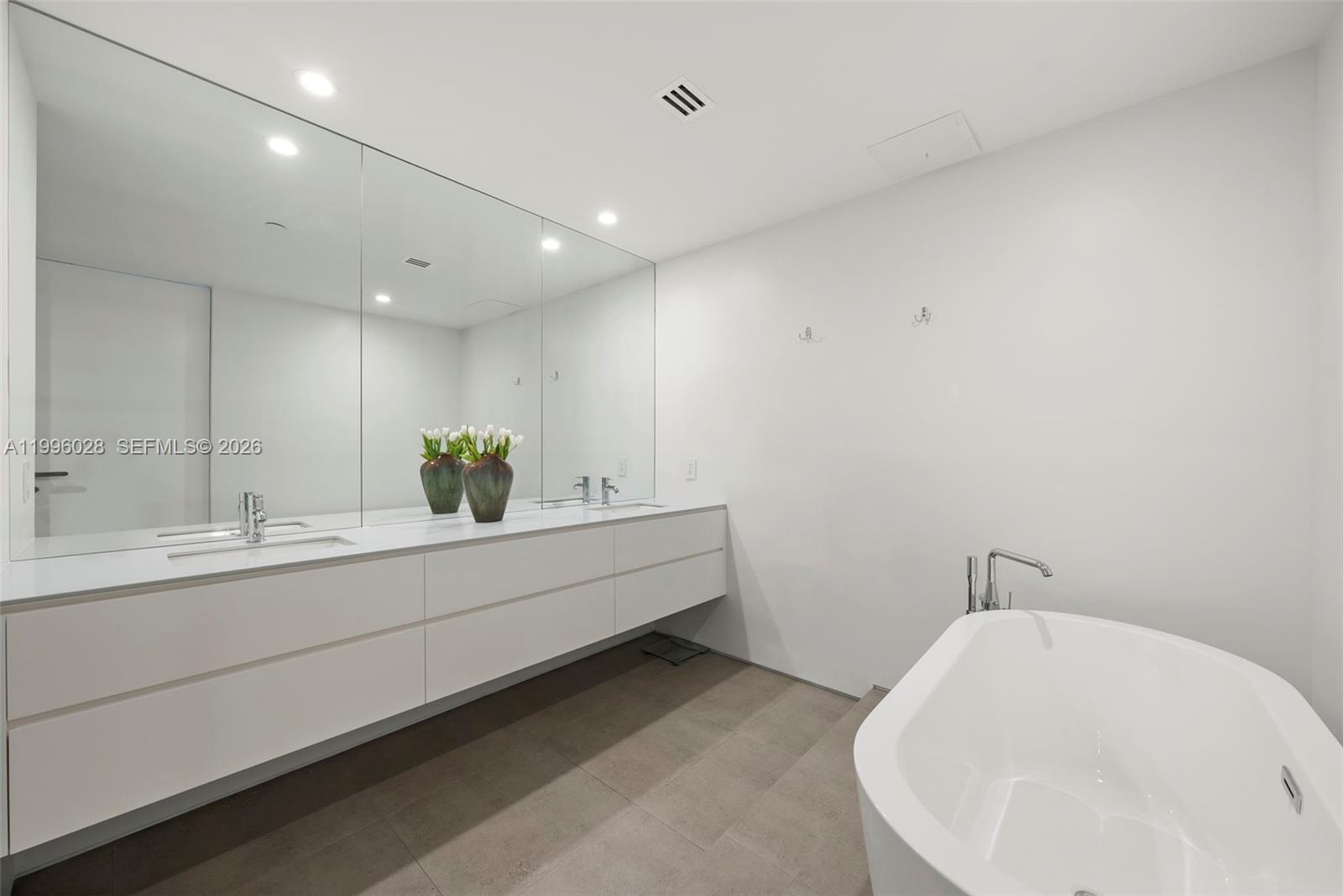 100 S Pointe Dr #1906/07 Miami Beach, FL 33139