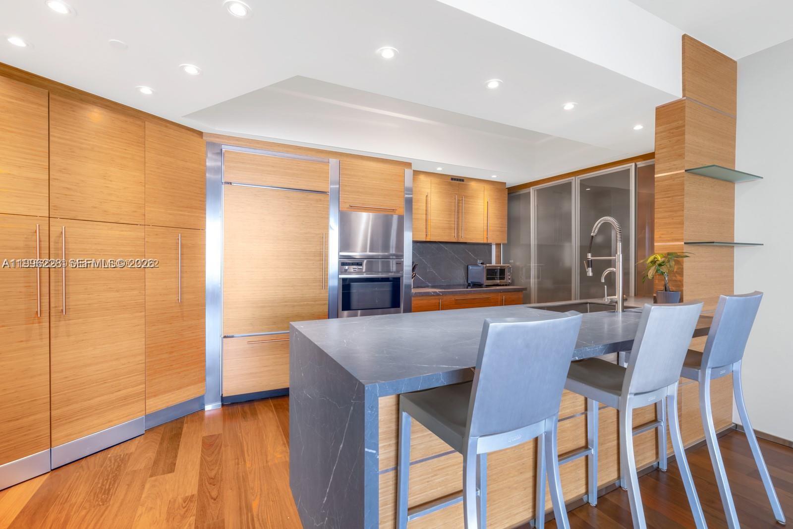 450 Alton Rd #3303 Miami Beach, FL 33139