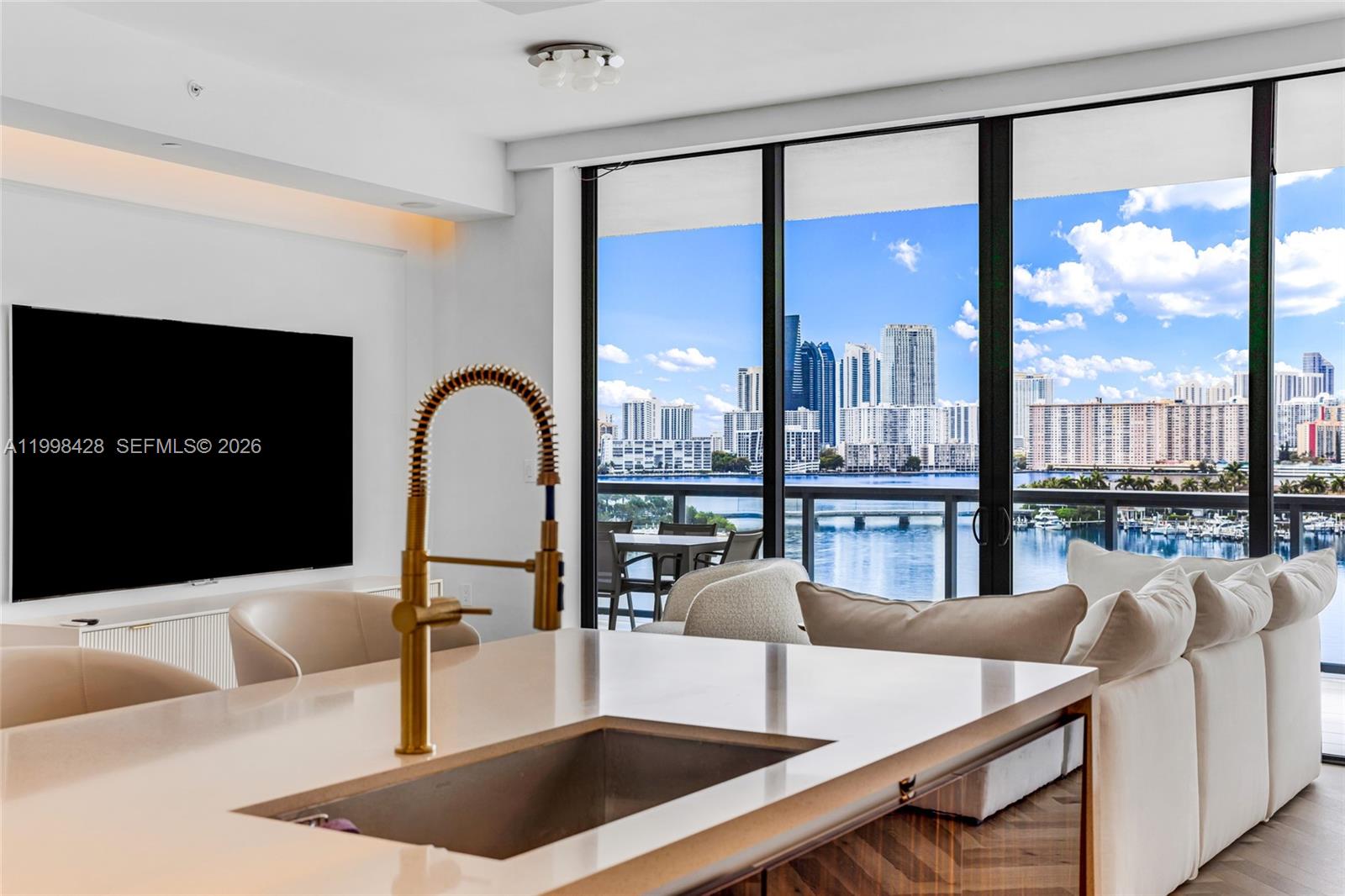 image Echo Aventura46