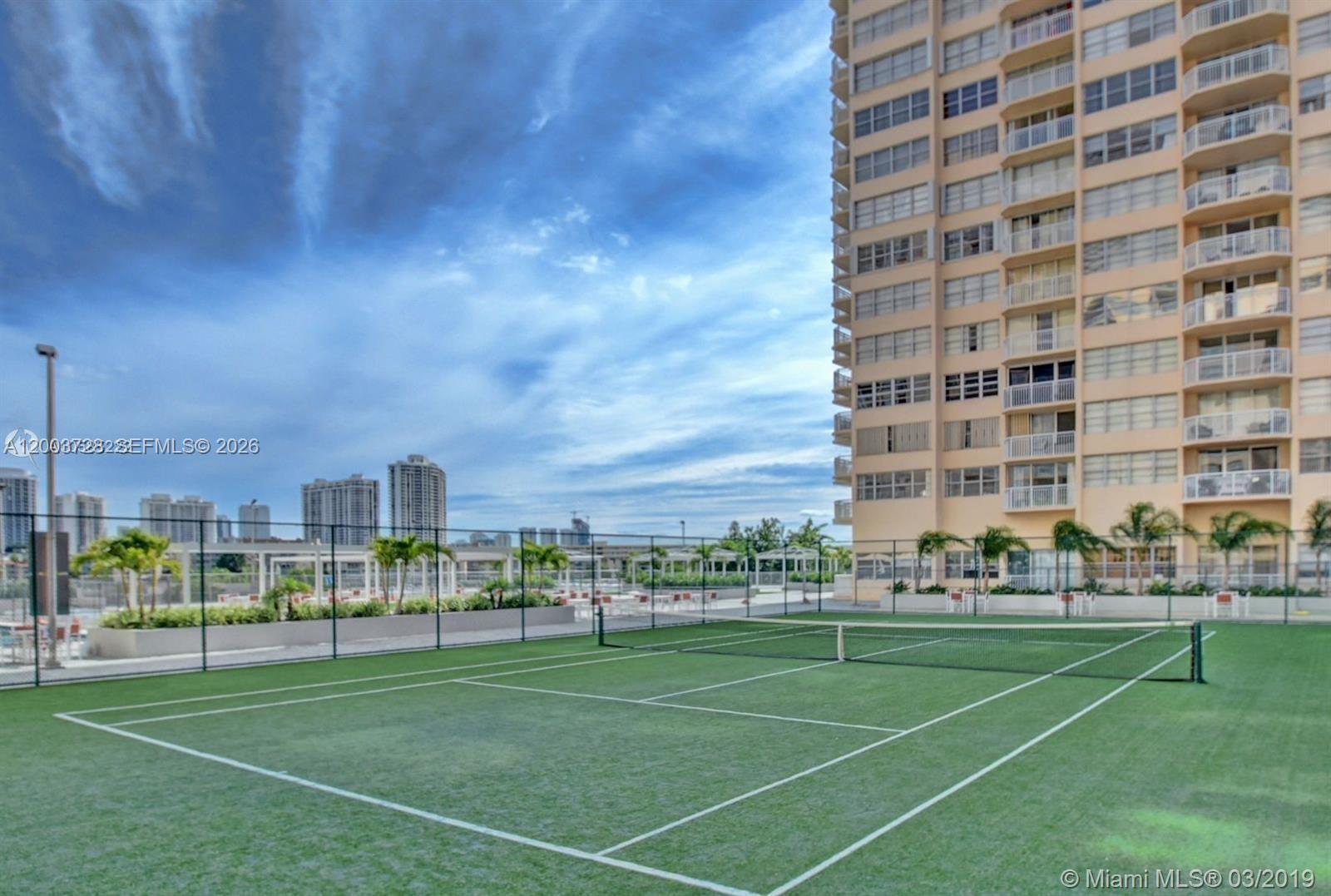 18041 Biscayne *marina & Condo Combo #PH01 Aventura, FL 33160
