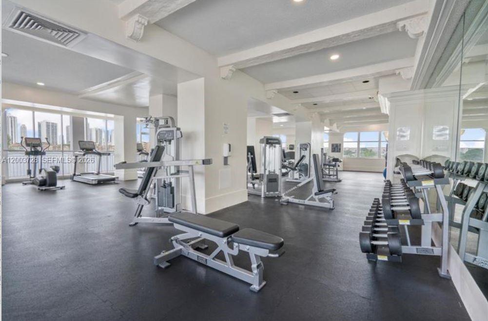 18041 Biscayne Blvd #PH01 Aventura, FL 33160