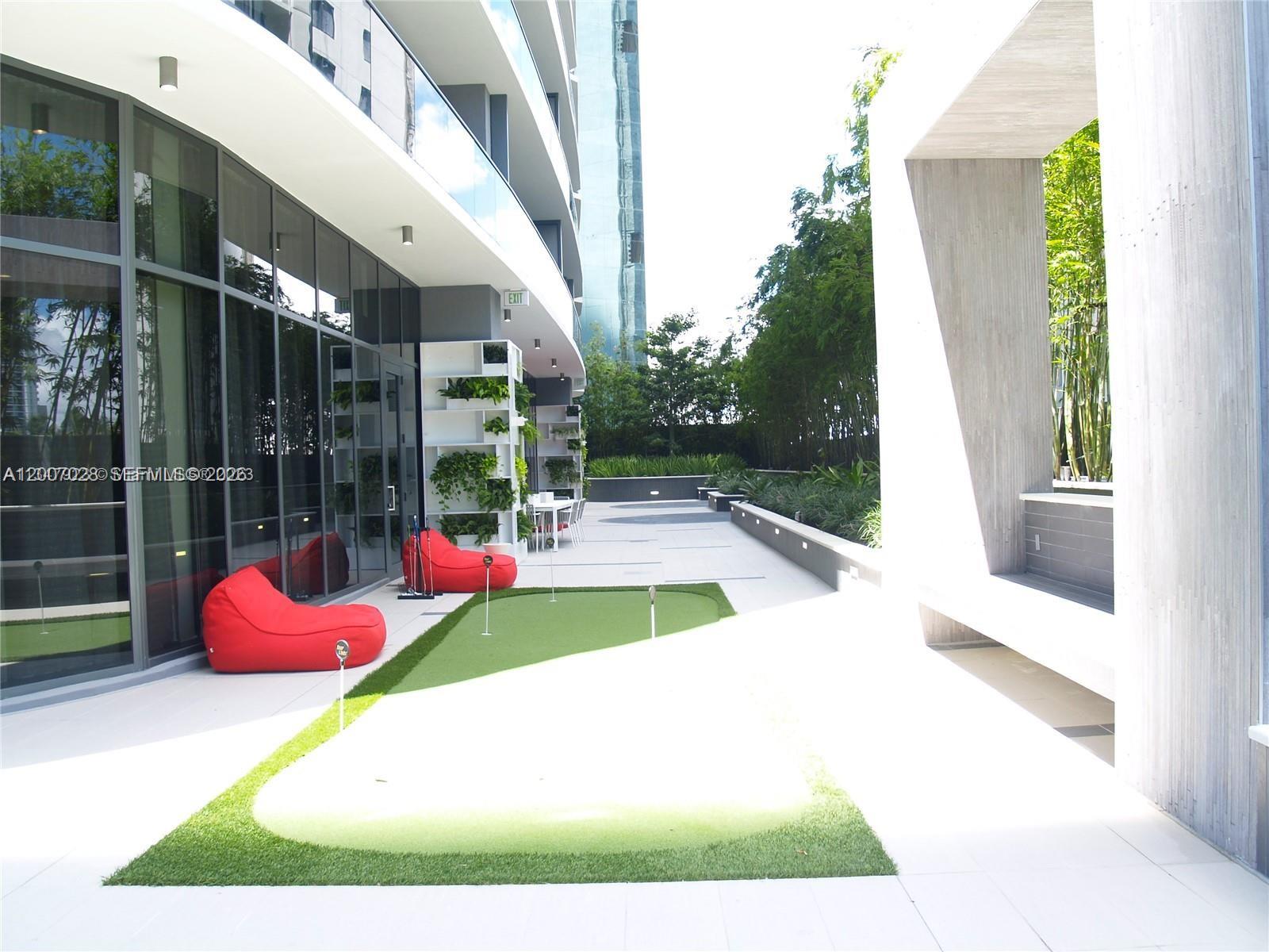 image Brickell Heights West21